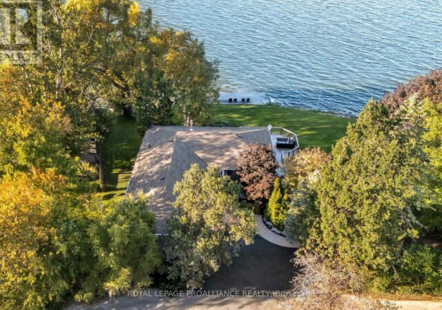 39 EASTERN AVENUE, Prince Edward County