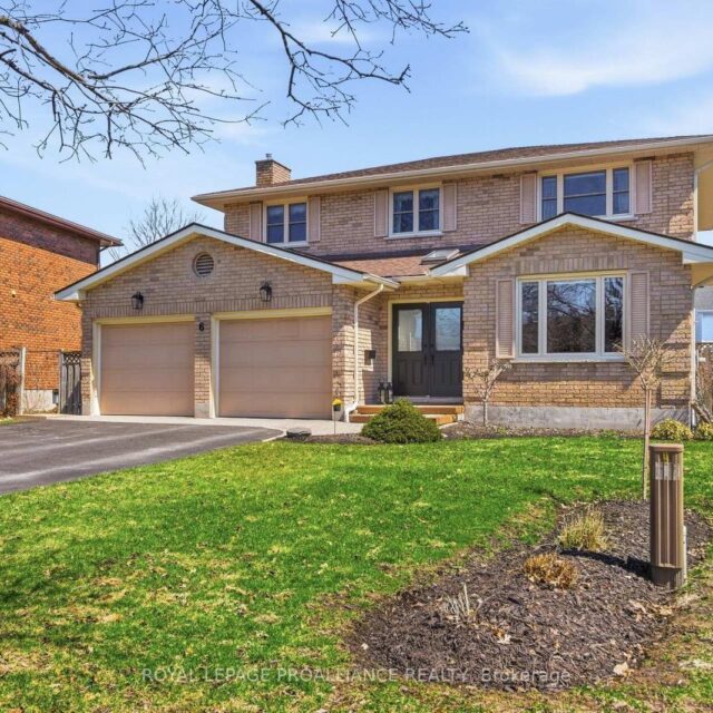 6 THOMPSON COURT, Belleville